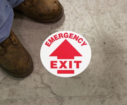 EMERGENCY EXIT