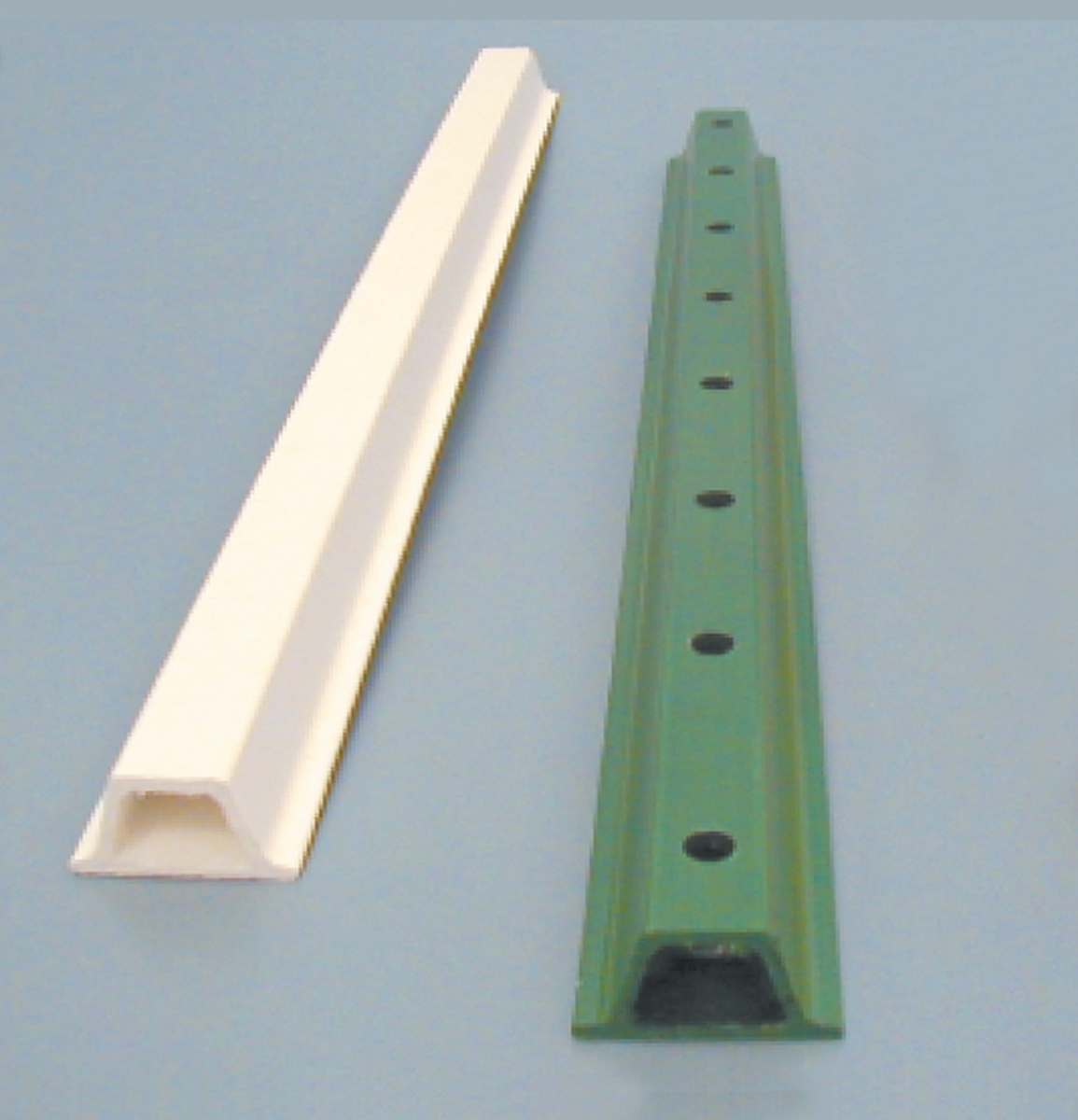 COMPOSITE U-CHANNEL POSTS