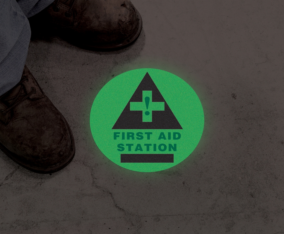 FIRST AID STATION (GLOW)